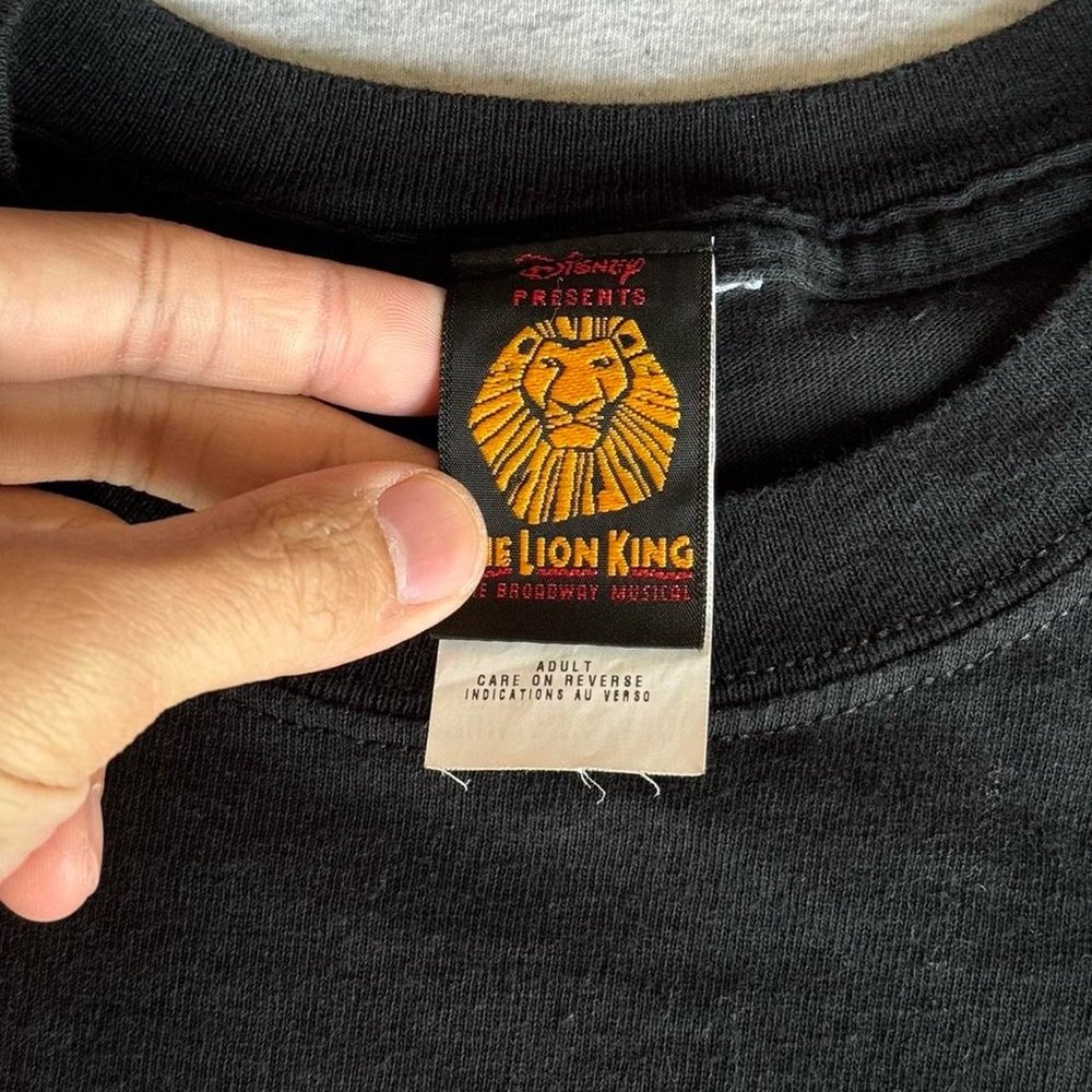 Vintage 2000s Lion King Broadway Black T-Shirt with Lion Graphic - Picture 6 of 7